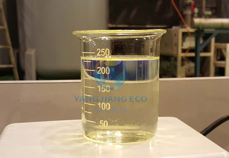 1710987269182700.jpg 基礎油油樣.jpg